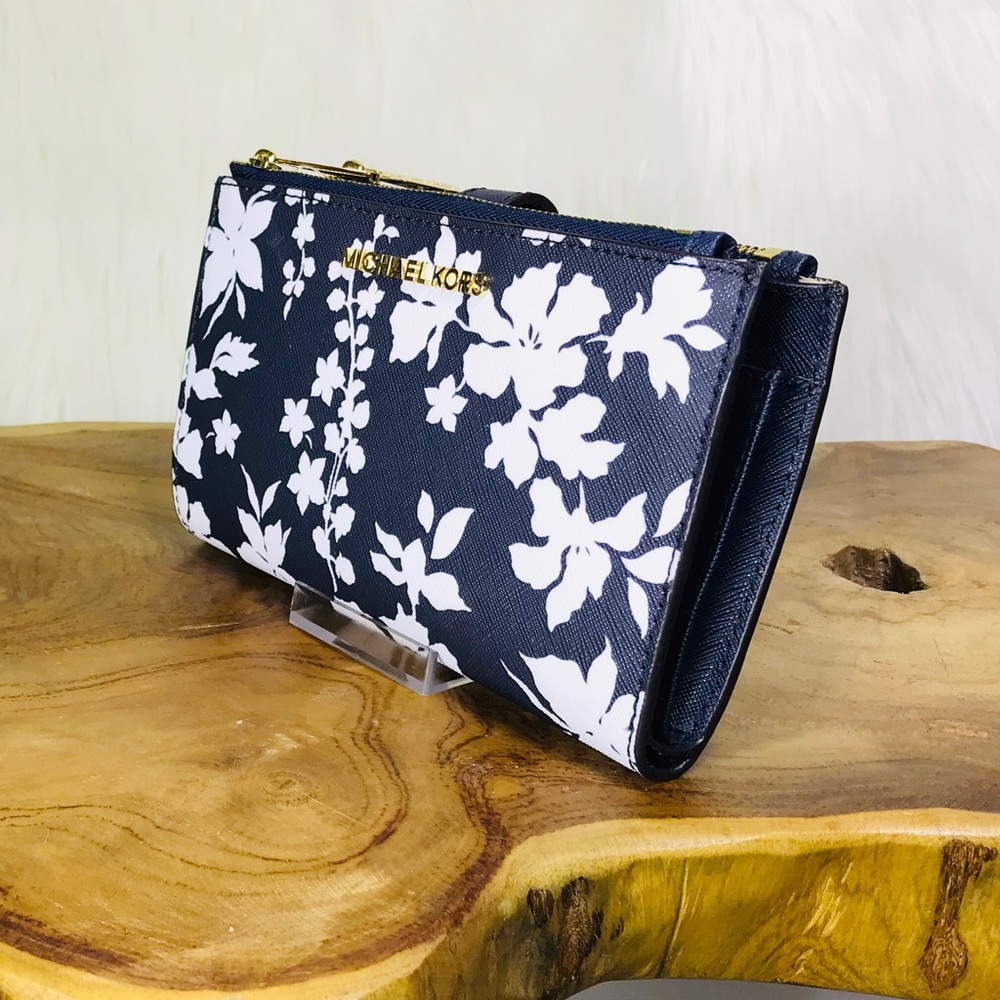 Michael Kors Jet Set Double Zip Floral Wristlet - Picture 2 of 8